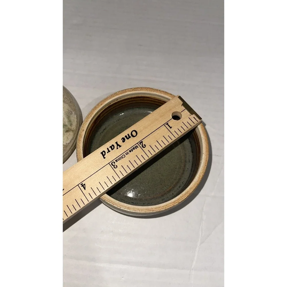 T Plasket Pottery Round Jar W/Lid